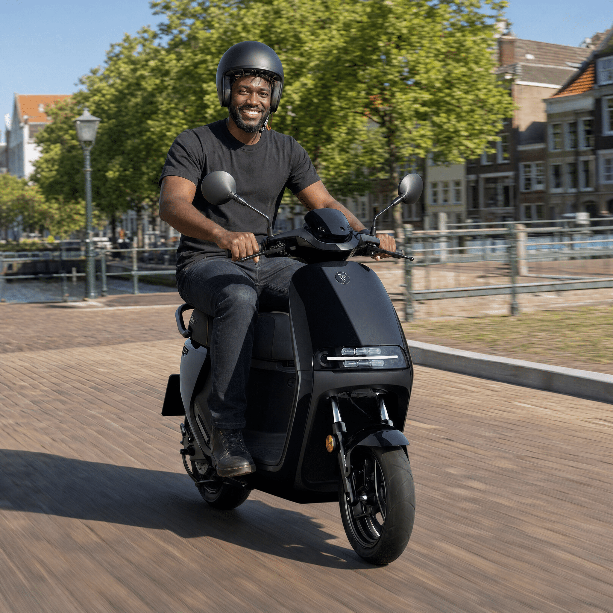 Segway E300SE Phantom Black - Voordeelscooters.nl